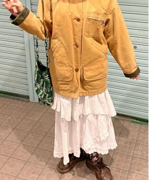 DuKKah(デュカ)の「Dukkah/【低身長向け】アシメフリルロングスカート(スカート・レディース・ホワイト/ブラック・X-SMALL)」の15枚目の写真