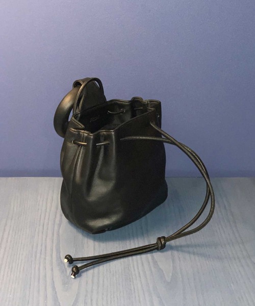 ASH（アッシュ）の「【BICE】巾着ハンドバッグ（ハンドバッグ・レディース・ゴールド/アイボリー/ブラック・ONE SIZE）」の4枚目の写真