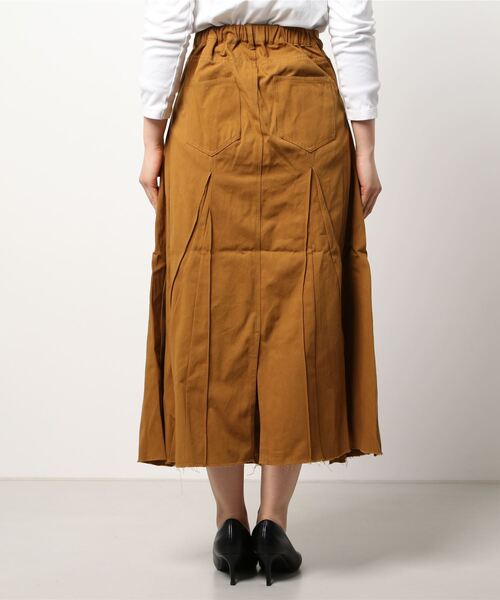 CHILLE（チル）の「インバーテッドプリーツスカート（スカート・レディース・ベージュ/キャメル・FREE）」の4枚目の写真
