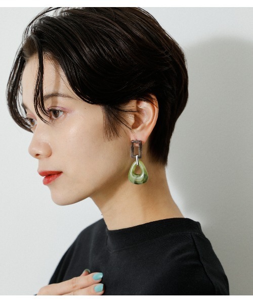 AZUL by moussy（アズールバイマウジー）の「BICOLOR MARBLE EARRINGS/バイカラーマーブルピアス（ピアス（両耳用）・レディース・グリーン系その他/オレンジ系その他・FREE）」の9枚目の写真