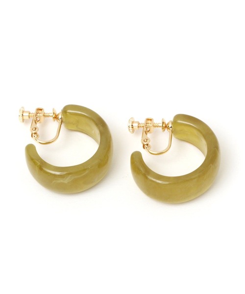 LAKOLE（ラコレ）の「べっ甲フープイヤリング / 269748（イヤリング・レディース・ブラウン/オフホワイト/グリーン・FREE）」の3枚目の写真