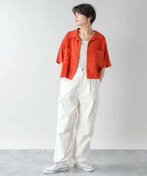 RAGEBLUE（レイジブルー）の「ショートエンブロレースタックシャツ（シャツ/ブラウス・レディース・オフホワイト/オリーブ/オレンジ・FREE）」の4枚目の写真