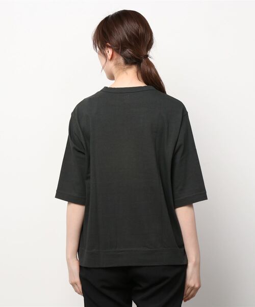 DANA FANEUIL（ダナファヌル）の「DANA FANEUIL/ダナファヌル  BOAT NECK WIDE H/S TEE（Tシャツ/カットソー・レディース・ホワイト/イエロー/チャコール/キナリ・3）」の6枚目の写真