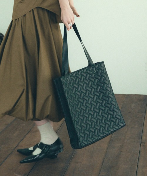 manana suerte（マニャーナスエルテ）の「キルティングトートバッグ（トートバッグ・レディース・ブラック/シルバー/イエロー・FREE）」の2枚目の写真