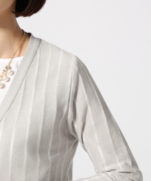 LEPSIM(レプシィム)の「12GピンストライプVカーディガン 557541(カーディガン/ボレロ・レディース・オフホワイト/グレー/ダークネイビー・LARGE/MEDIUM)」の14枚目の写真