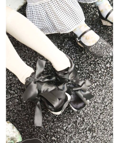merry jenny（メリージェニー）の「リボンスニーカー（スニーカー・レディース・アイボリー/ブラック・MEDIUM/LARGE/SMALL）」の17枚目の写真