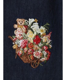 KARL HELMUT（カールヘルム）の「フラワーカールくん刺繍デニムパンツ