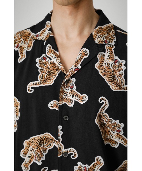 AZUL by moussy(アズールバイマウジー)の「TIGER PATTERN SHIRT/タイガーパターンシャツ(シャツ/ブラウス・メンズ・ブラック系その他/ブルー系その他3・MEDIUM/LARGE)」の4枚目の写真