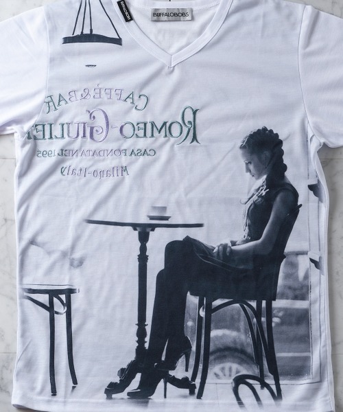 Buffalo Bobs（バッファローボブズ）の「CAFFE&BAR(カフェ＆バー)Vネック プリント Tシャツ（Tシャツ/カットソー・メンズ・ホワイト・2-3/3-4/1-2）」の5枚目の写真