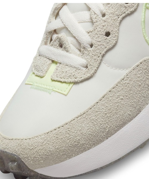 NIKE(ナイキ)の「【NIKE】W FONTANKA WAFFLE(スニーカー・レディース・ライトベージュ・23cm/23.5cm/24cm/24.5cm/25cm)」の9枚目の写真