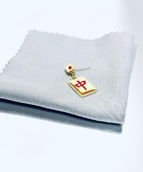 1004ST(イチマルマルヨンエスティ―)の「【1004ST】麻雀牌 クロス シルバーピアス (片耳)(MA)(ピアス(片耳用)・レディース・A/B/C/D/E/F/G/H/I/J/L/M/K/O/N/P/Q/S/R/U/T・FREE)」の1枚目の写真