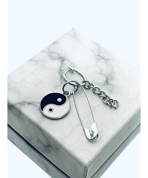 1004ST(イチマルマルヨンエスティ―)の「【1004ST】麻雀牌 クロス シルバーピアス (片耳)(MA)(ピアス(片耳用)・レディース・A/B/C/D/E/F/G/H/I/J/L/M/K/O/N/P/Q/S/R/U/T・FREE)」の5枚目の写真