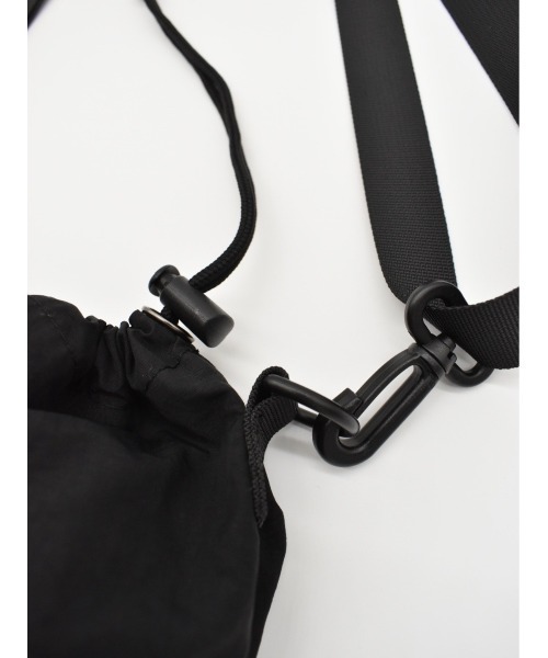 THEATRE PRODUCTS（シアタープロダクツ）の「STICKER LABEL DRAWSTRING BAG/ステッカーラベル巾着バッグ（ショルダーバッグ・レディース・アイボリー/ブラック/ブラウン・FREE）」の7枚目の写真