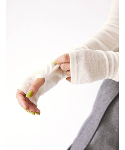 Ungrid(アングリッド)の「ハイネックシアーロングスリーブTee(Tシャツ/カットソー・レディース・オフホワイト/ブラック/オレンジ・FREE)」の6枚目の写真