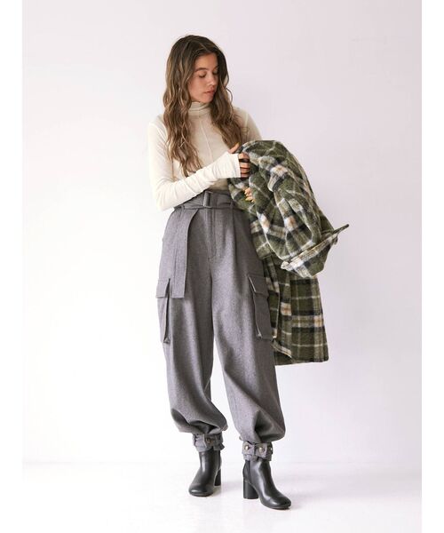 Ungrid(アングリッド)の「ハイネックシアーロングスリーブTee(Tシャツ/カットソー・レディース・オフホワイト/ブラック/オレンジ・FREE)」の8枚目の写真