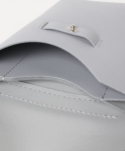 annak（アナック）の「ANNAK ダブルフェイスカラーレザーサコッシュ（ショルダーバッグ・レディース・イエロー/ライトグレー・FREE）」の8枚目の写真