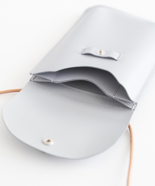 annak（アナック）の「ANNAK ダブルフェイスカラーレザーサコッシュ（ショルダーバッグ・レディース・イエロー/ライトグレー・FREE）」の4枚目の写真