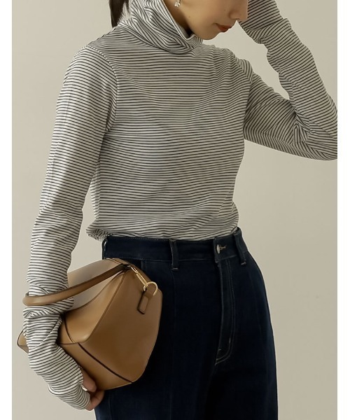 Re:EDIT（リエディ）の「裏起毛細ボーダー指穴タートルネックトップス（その他トップス・レディース・ホワイト×ブラック/ブラック×ホワイト・MEDIUM）」の13枚目の写真