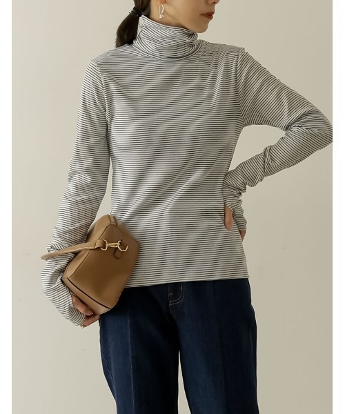 Re:EDIT（リエディ）の「裏起毛細ボーダー指穴タートルネックトップス（その他トップス・レディース・ホワイト×ブラック/ブラック×ホワイト・MEDIUM）」の15枚目の写真