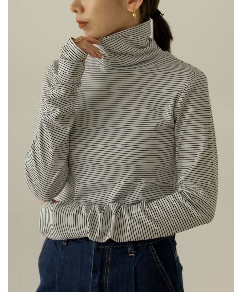 Re:EDIT（リエディ）の「裏起毛細ボーダー指穴タートルネックトップス（その他トップス・レディース・ホワイト×ブラック/ブラック×ホワイト・MEDIUM）」の5枚目の写真