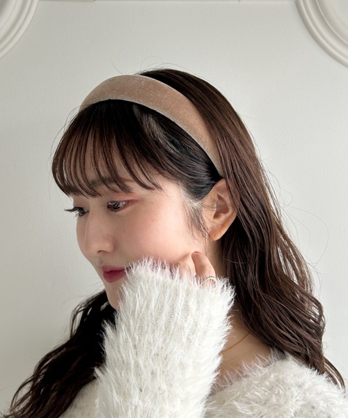 Loueme（ルエム）の「ベロアワイドカチューシャ（カチューシャ・レディース・ベージュ/キャメル/レッド/ブラック・FREE）」の9枚目の写真