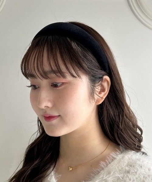 Loueme（ルエム）の「ベロアワイドカチューシャ（カチューシャ・レディース・ベージュ/キャメル/レッド/ブラック・FREE）」の5枚目の写真