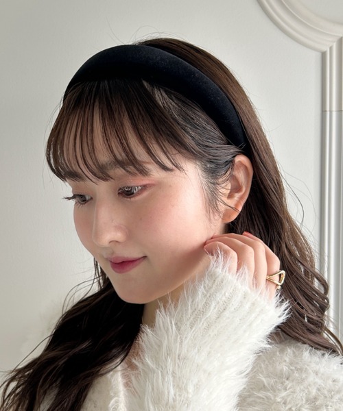 Loueme（ルエム）の「ベロアワイドカチューシャ（カチューシャ・レディース・ベージュ/キャメル/レッド/ブラック・FREE）」の6枚目の写真