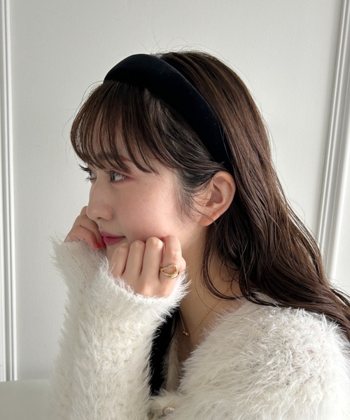 Loueme（ルエム）の「ベロアワイドカチューシャ（カチューシャ・レディース・ベージュ/キャメル/レッド/ブラック・FREE）」の8枚目の写真