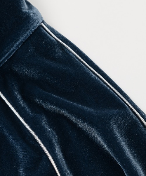 FCMM（エフシーエムエム）の「GRASS FIELD VELVET TRACK JACKET/グラスフィールドベルベットトラックジャケット（その他アウター・メンズ・ブルー/ブラック・MEDIUM/LARGE）」の5枚目の写真