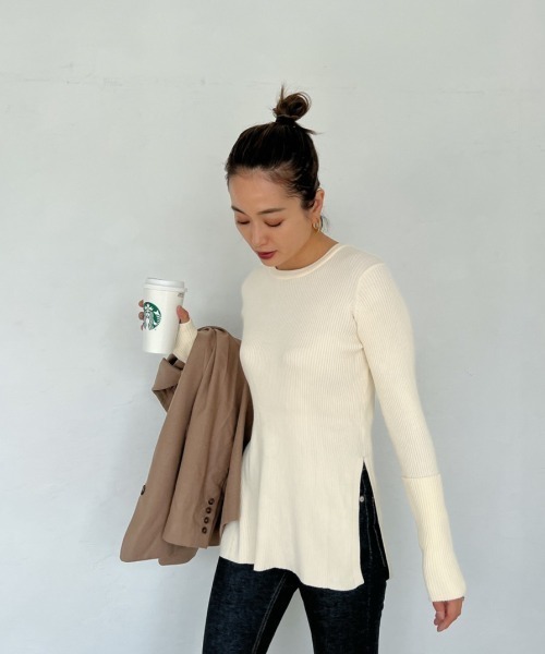 Vicente(ヴィセンテ)の「Side slit knit(ニット/セーター・レディース・ホワイト/ブラック/ベージュ・FREE)」の21枚目の写真