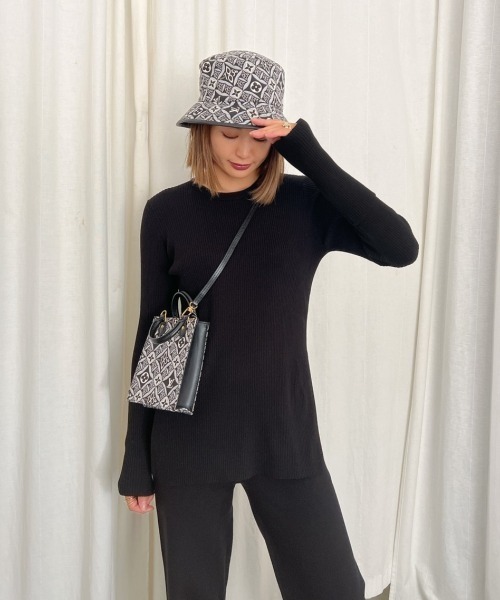 Vicente(ヴィセンテ)の「Side slit knit(ニット/セーター・レディース・ホワイト/ブラック/ベージュ・FREE)」の6枚目の写真