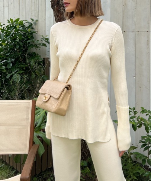 Vicente(ヴィセンテ)の「Side slit knit(ニット/セーター・レディース・ホワイト/ブラック/ベージュ・FREE)」の15枚目の写真