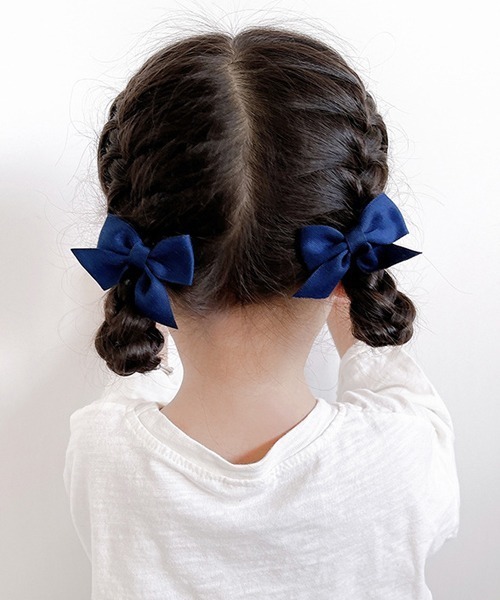Mayree(メイリー)の「【float】ガーリー カラフル リボン ヘアクリップ【2個セット/8色展開】(バレッタ/ヘアクリップ・キッズ・ブラック/ブルー/パープル/イエロー/ピンク/レッド/グリーン/ネイビー・FREE)」の3枚目の写真