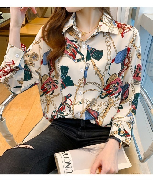 おしゃれスタ（オシャレスタ）の「大人シンプルカジュアルプリントシャツ　コレクション（シャツ/ブラウス・レディース・ブラウン/ピンク/グリーン/ブルー/ホワイト系3/ブラック系1/ブラック系2/ブラック系3/ブラック系4/ブラック系5/ブラック系6/ベージュ/ホワイト系2/レッド/ブラック・S/M/L/XL）」の3枚目の写真