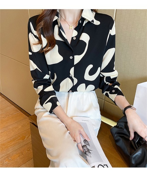 おしゃれスタ（オシャレスタ）の「大人シンプルカジュアルプリントシャツ　コレクション（シャツ/ブラウス・レディース・ブラウン/ピンク/グリーン/ブルー/ホワイト系3/ブラック系1/ブラック系2/ブラック系3/ブラック系4/ブラック系5/ブラック系6/ベージュ/ホワイト系2/レッド/ブラック・S/M/L/XL）」の17枚目の写真