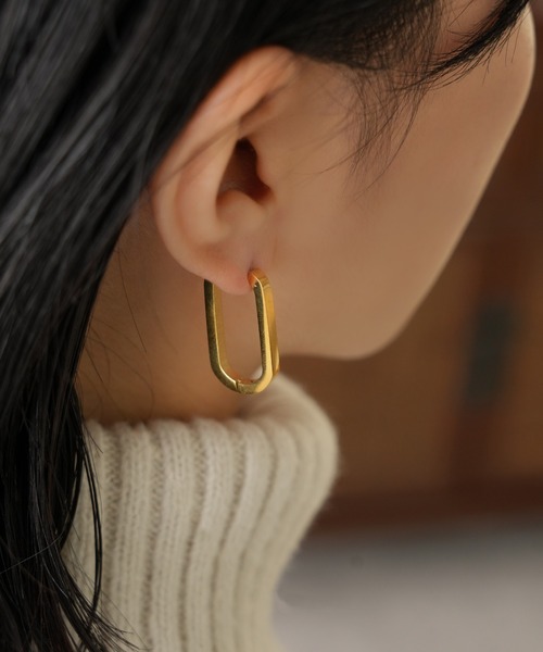 IAMUSE（アイアミューズ）の「金属アレルギー対応　オーバルフープピアス S0873【IAMUSE】（ピアス（両耳用）・レディース・ゴールド/シルバー・FREE）」の3枚目の写真