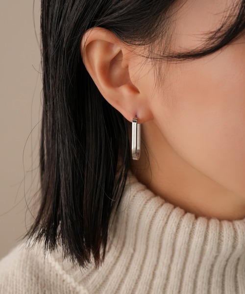 IAMUSE（アイアミューズ）の「金属アレルギー対応　オーバルフープピアス S0873【IAMUSE】（ピアス（両耳用）・レディース・ゴールド/シルバー・FREE）」の11枚目の写真