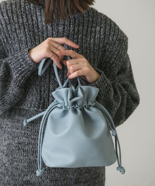 RETRO GIRL（レトロガール）の「巾着2wayショルダー（ショルダーバッグ・レディース・ブラック/ライトベージュ/ダークブルー/イエロー/ホワイト・ONE SIZE）」の5枚目の写真