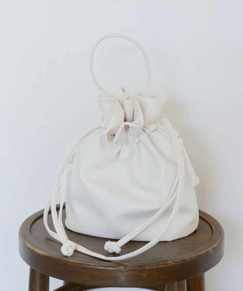 RETRO GIRL（レトロガール）の「巾着2wayショルダー（ショルダーバッグ・レディース・ブラック/ライトベージュ/ダークブルー/イエロー/ホワイト・ONE SIZE）」の9枚目の写真