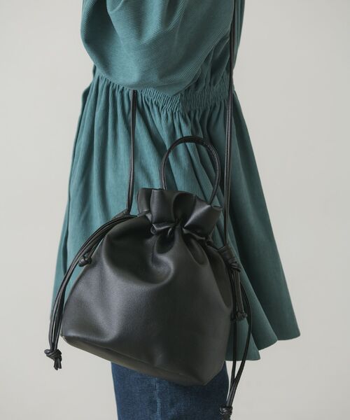 RETRO GIRL（レトロガール）の「巾着2wayショルダー（ショルダーバッグ・レディース・ブラック/ライトベージュ/ダークブルー/イエロー/ホワイト・ONE SIZE）」の10枚目の写真