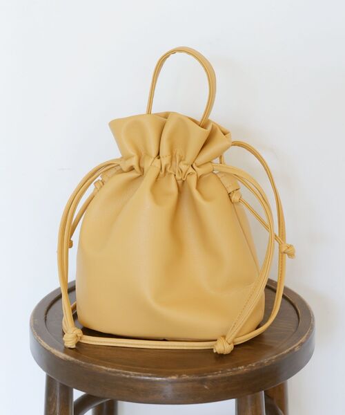 RETRO GIRL（レトロガール）の「巾着2wayショルダー（ショルダーバッグ・レディース・ブラック/ライトベージュ/ダークブルー/イエロー/ホワイト・ONE SIZE）」の15枚目の写真