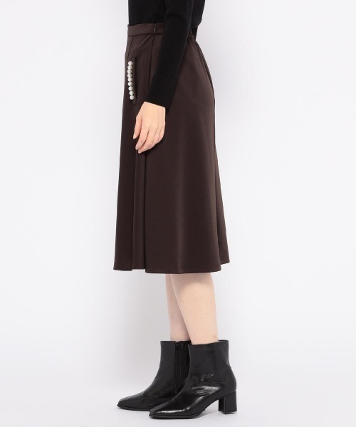 MISCH MASCH（ミッシュマッシュ）の「パール風ポンチスカート（スカート・レディース・ダークブラウン/ブラック/ベージュ・SMALL/MEDIUM）」の5枚目の写真