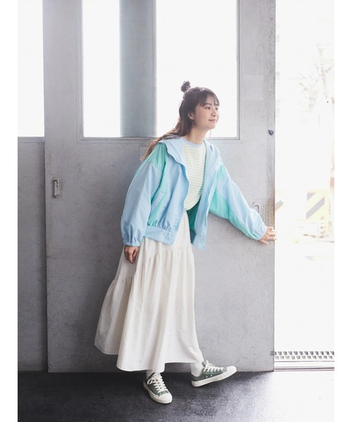 earth music&ecology（アースミュージックアンドエコロジー）の「コクーンギャザー切替ブルゾン（ブルゾン・レディース・アイボリー/サックスブルー/ブルー系・FREE）」の14枚目の写真