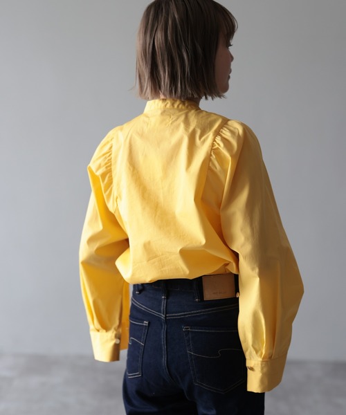 HERENCIA（ヘレンチア）の「2WAY袖スリット ギャザーショルダー デザインブラウス（シャツ/ブラウス・レディース・ブラック系その他/イエロー/ブラック/ホワイト/ブルー系その他・MEDIUM）」の15枚目の写真