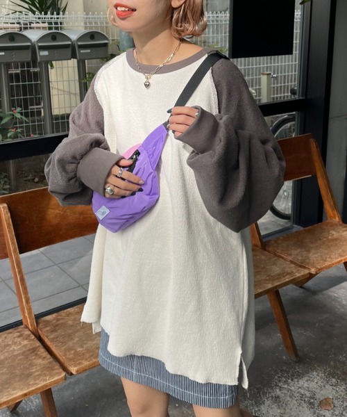 CIAOPANIC(チャオパニック)の「配色ラグランオーバースウェット(スウェット・レディース・チャコールグレー/イエロー/グリーン・FREE)」の2枚目の写真