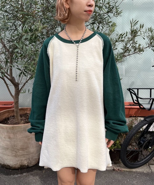 CIAOPANIC(チャオパニック)の「配色ラグランオーバースウェット(スウェット・レディース・チャコールグレー/イエロー/グリーン・FREE)」の15枚目の写真