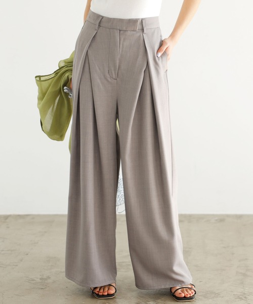 GeeRA（ジーラ）の「ハイウエストタックデザインスラックスパンツ（スラックス・レディース・アイボリー/ブラック/グレー・SMALL/MEDIUM/LARGE）」の3枚目の写真