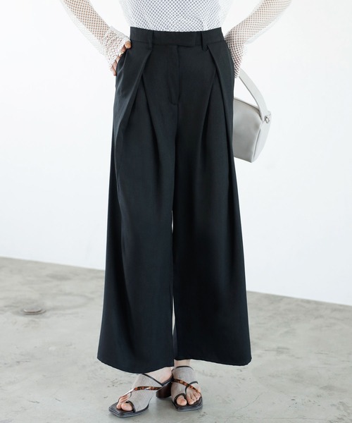 GeeRA（ジーラ）の「ハイウエストタックデザインスラックスパンツ（スラックス・レディース・アイボリー/ブラック/グレー・SMALL/MEDIUM/LARGE）」の11枚目の写真