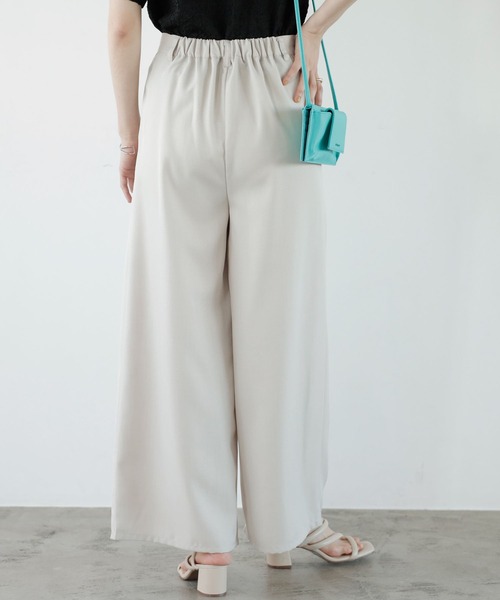 GeeRA（ジーラ）の「ハイウエストタックデザインスラックスパンツ（スラックス・レディース・アイボリー/ブラック/グレー・SMALL/MEDIUM/LARGE）」の7枚目の写真