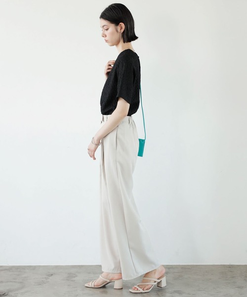 GeeRA（ジーラ）の「ハイウエストタックデザインスラックスパンツ（スラックス・レディース・アイボリー/ブラック/グレー・SMALL/MEDIUM/LARGE）」の10枚目の写真